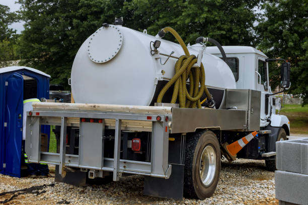 Porta potty delivery and setup in Oak Hills, PA